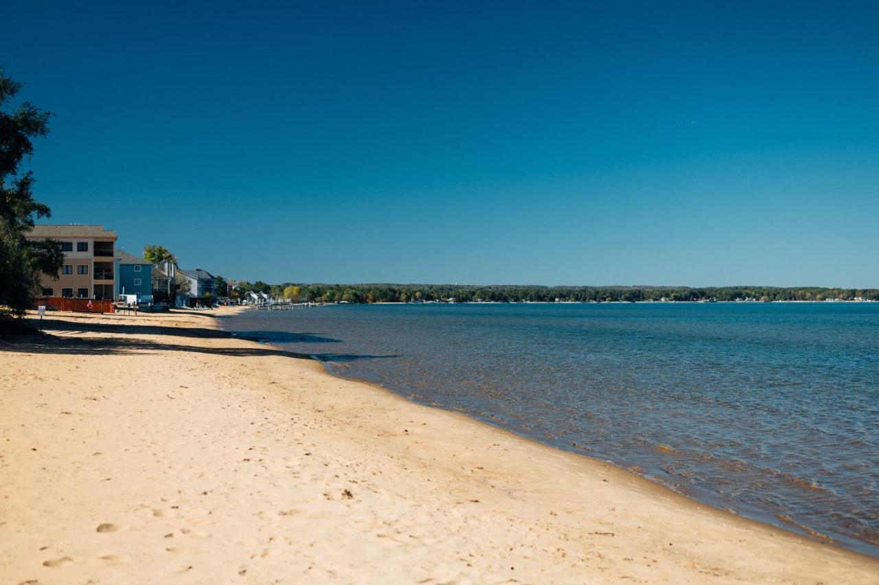 Beach 106 Direct Access Near Downtown Tart Trail Traverse City Ngoại thất bức ảnh