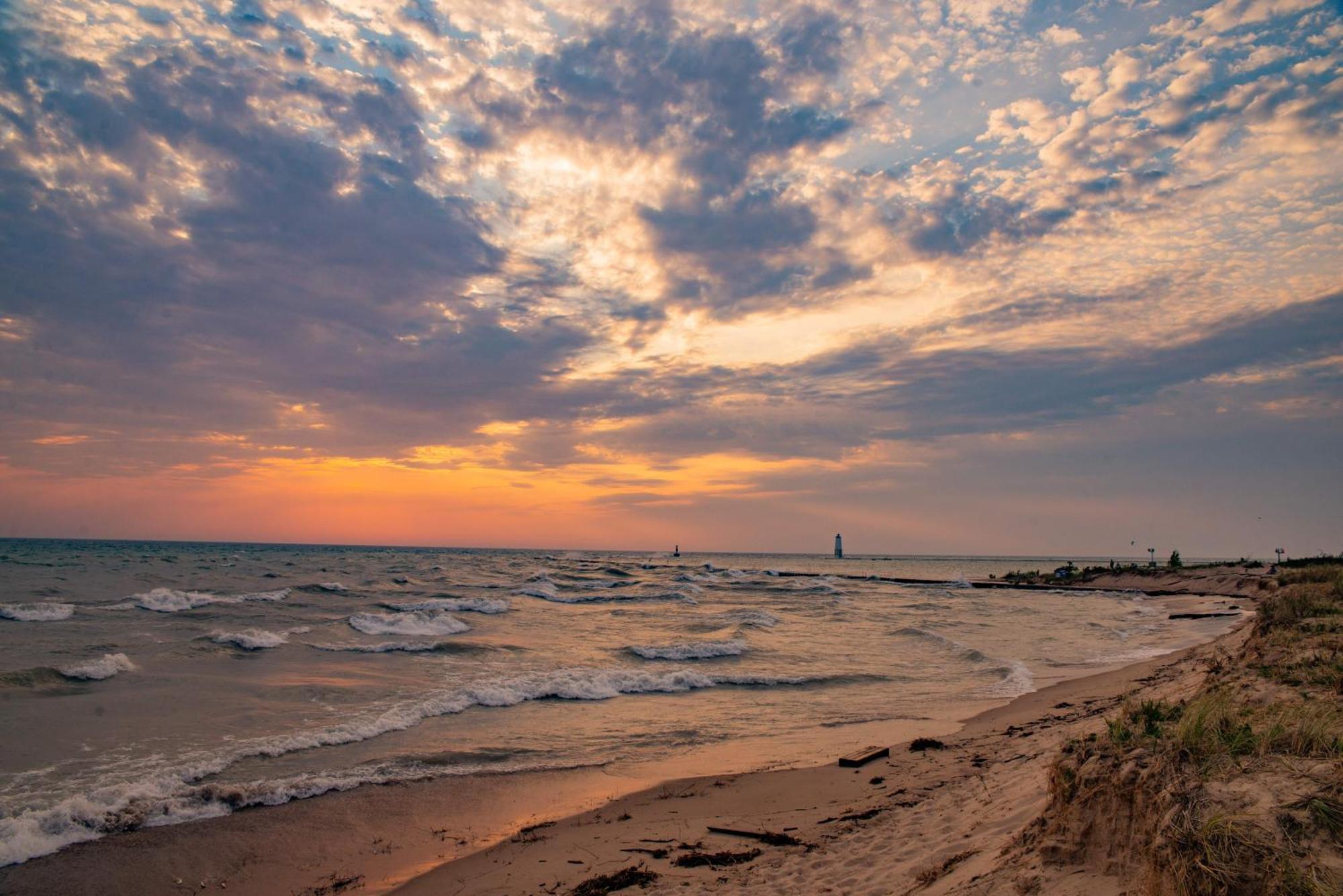 Beach 106 Direct Access Near Downtown Tart Trail Traverse City Ngoại thất bức ảnh